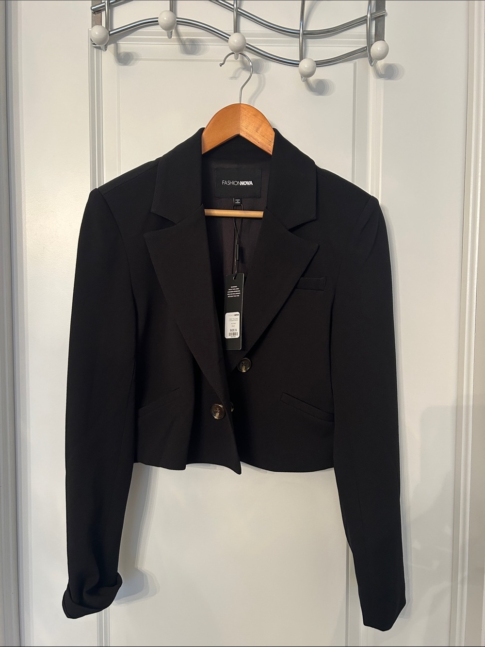 Fashion Nova Black Cropped Blazer with Notch Lapels